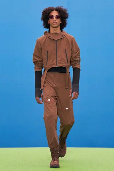 Look 49